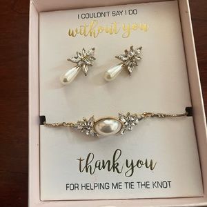 Womens bracelet earrings set gold tone